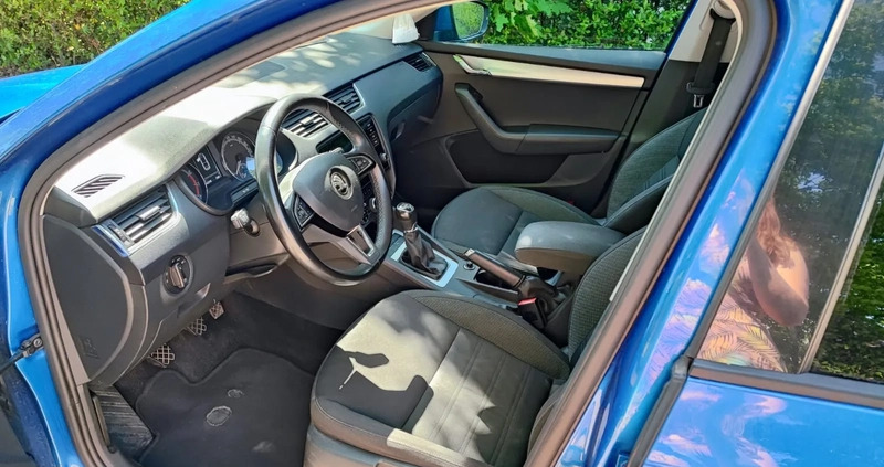 Skoda Octavia cena 45300 przebieg: 162000, rok produkcji 2018 z Śrem małe 56